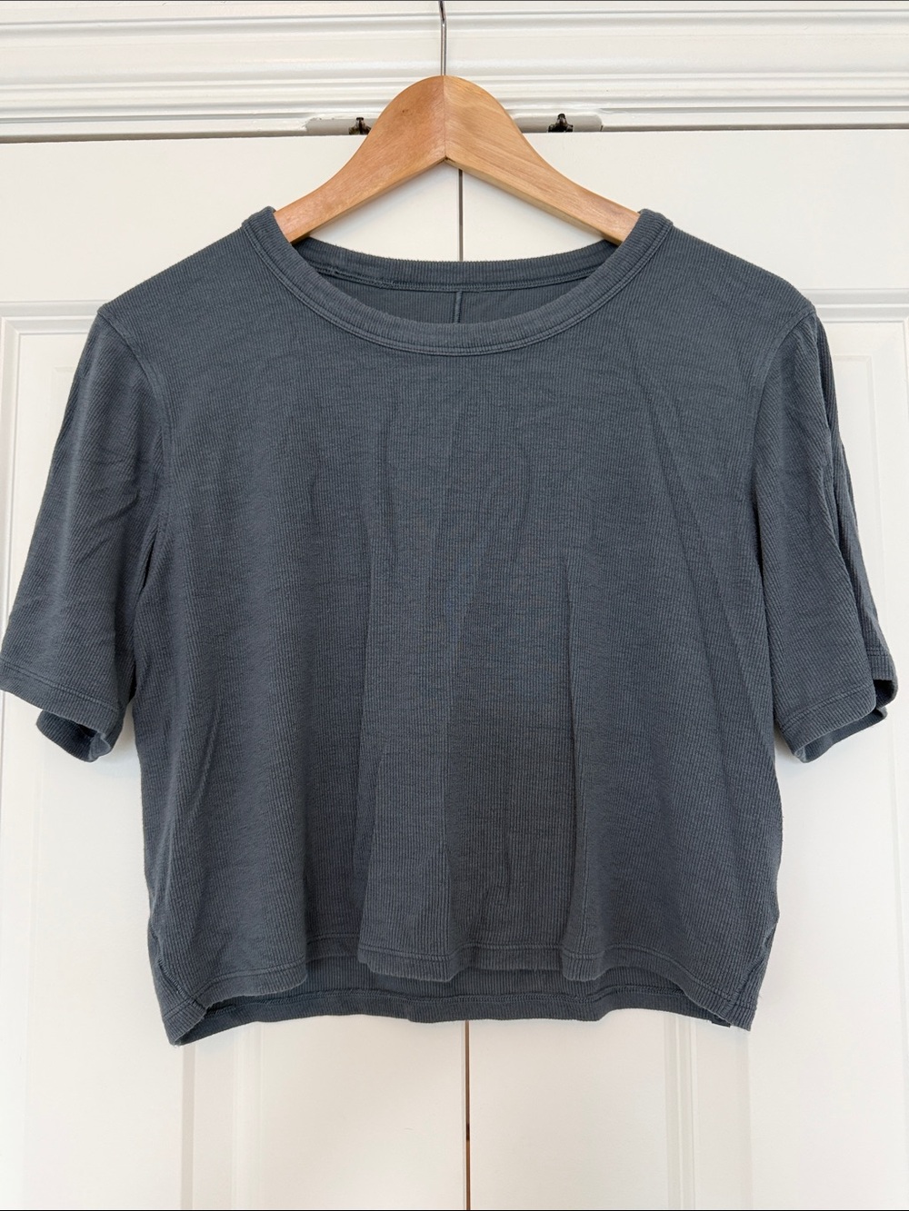 lululemon athletica Slate Grey Cropped Tee